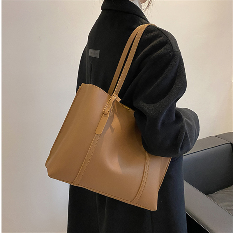 Classic Black Faux Leather Tot - Leather Work Handbags recension och pris